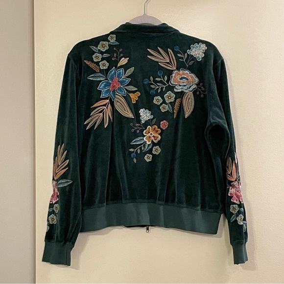 JOHNNY WAS Bianca Velour Mock Neck Sweatshirt in Jug - Picture 4 of 6